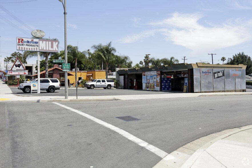 2350 W Whittier Blvd, La Habra, CA à louer - Photo du bâtiment - Image 3 de 6