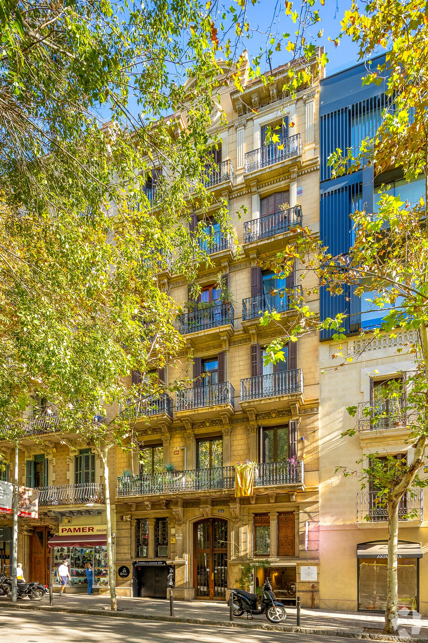 Immeuble residentiel dans Barcelone, Barcelona à vendre Photo principale- Image 1 de 2