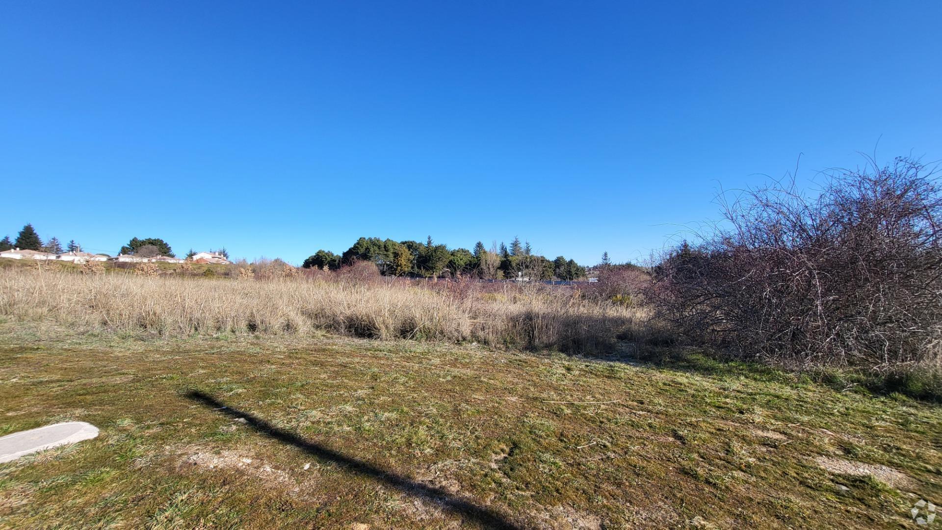 Land in Herradón de Pinares, Ávila for sale Primary Photo- Image 1 of 5