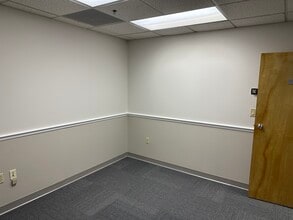 498 Palm Springs Dr, Altamonte Springs, FL for lease Interior Photo- Image 2 of 2