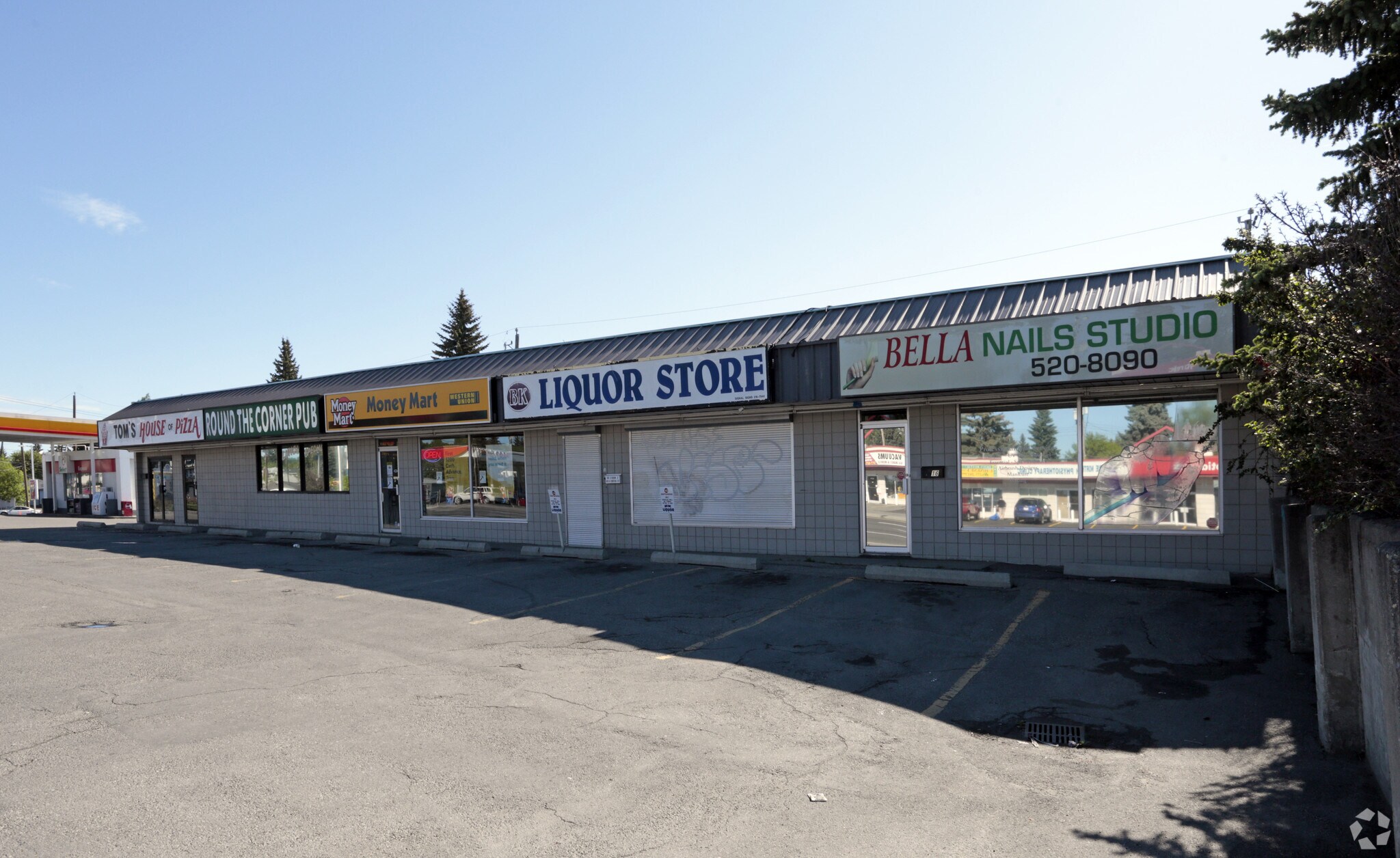 4812-4816 Centre St NE, Calgary, AB à vendre Photo principale- Image 1 de 1