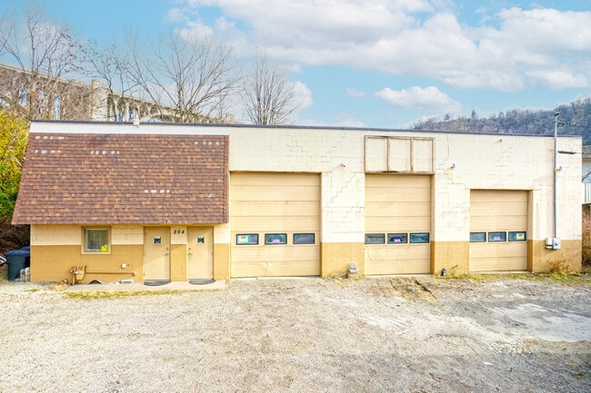 More details for 204 Main St, East Pittsburgh, PA - Flex for Sale