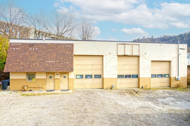 More details for 204 Main St, East Pittsburgh, PA - Industrial for Sale