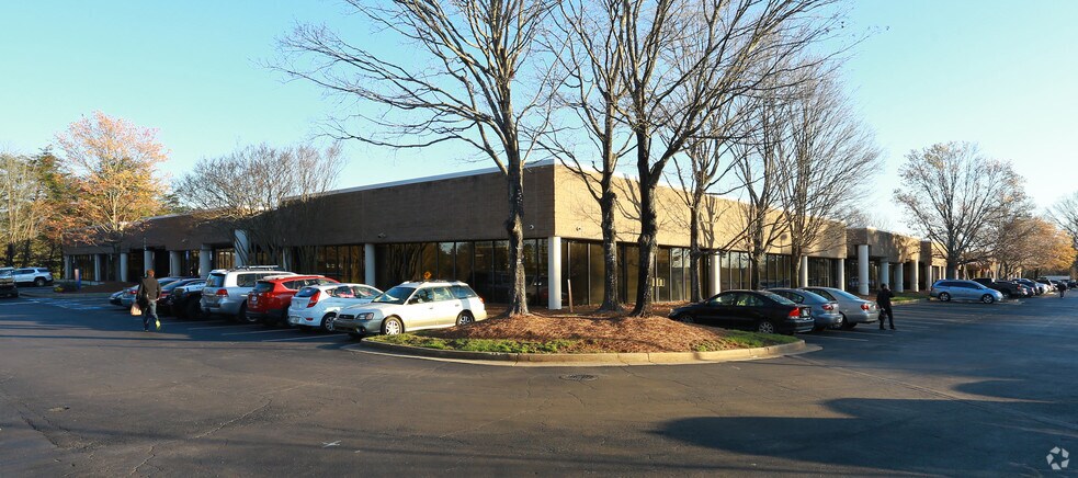 2161 Newmarket Pky SE, Marietta, GA à louer - Photo du bâtiment - Image 1 de 19