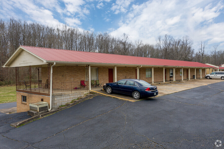 1414 E 70 Hwy, Dickson, TN à vendre - Photo principale - Image 1 de 1