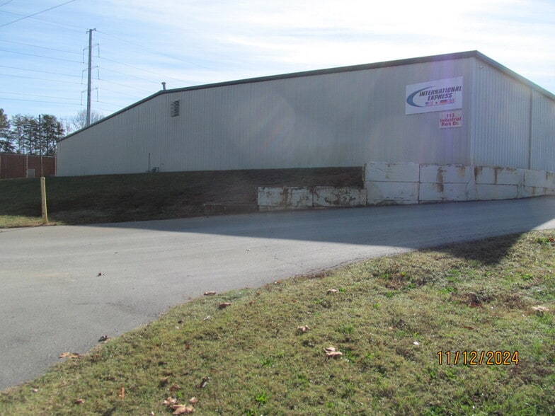 113 Industrial Park Dr, Lincolnton, NC for lease - Building Photo - Image 2 of 12