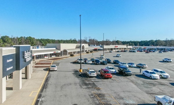 100 Siler Xing, Siler City, NC à louer - Photo du bâtiment - Image 2 de 8