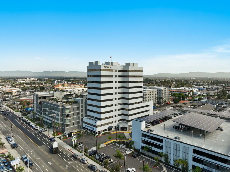 18800 Delaware St, Huntington Beach, CA à vendre - Photo principale - Image 1 de 37