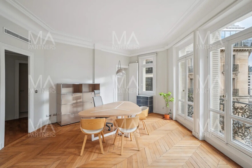 14 Rue Clément Marot, Paris à vendre - Photo intérieure - Image 2 de 11