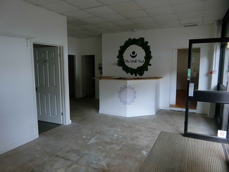 20-24 Brook Sq, Rugeley à louer - Photo intérieure - Image 2 de 2