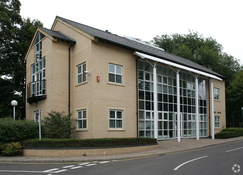 Mill Ct, Great Shelford à louer - Photo du bâtiment - Image 2 de 8