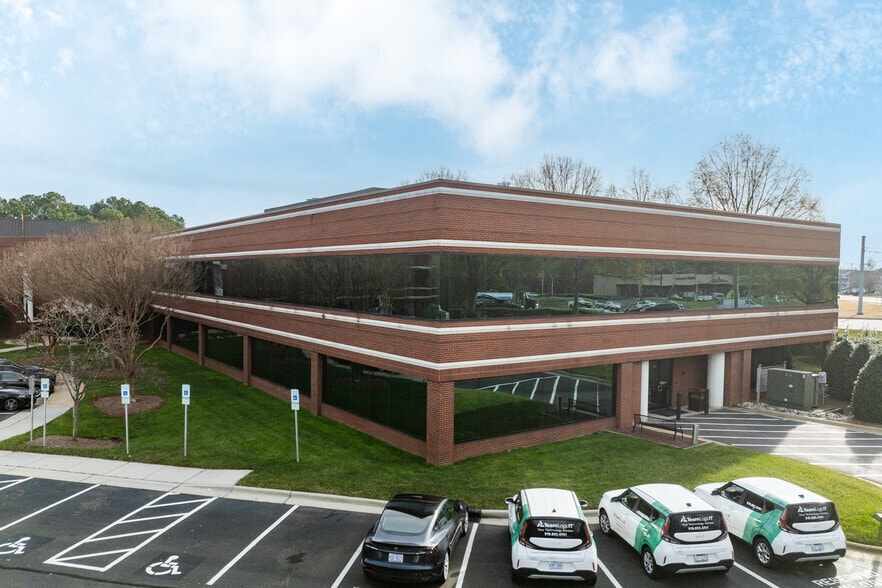 4601 Creekstone Dr, Durham, NC for sale - Primary Photo - Image 1 of 12