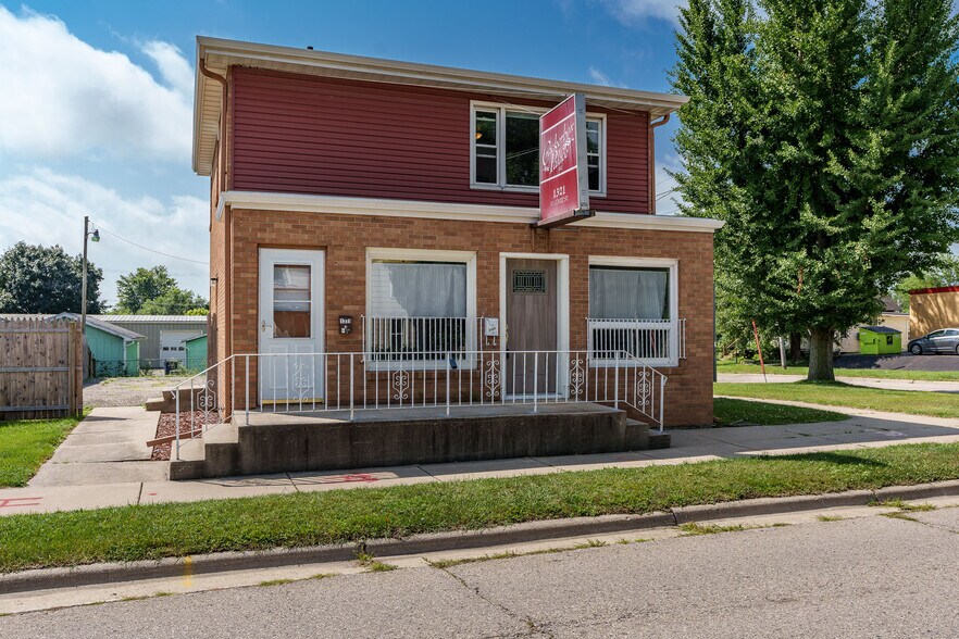 1321 W Court St, Janesville, WI à louer - Photo principale - Image 1 de 24