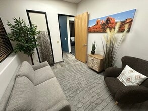 4025 W Chandler Blvd, Chandler, AZ for lease Interior Photo- Image 1 of 7