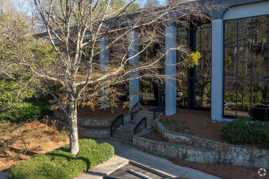 100 Centerview Dr, Birmingham, AL for lease - Building Photo - Image 2 of 14