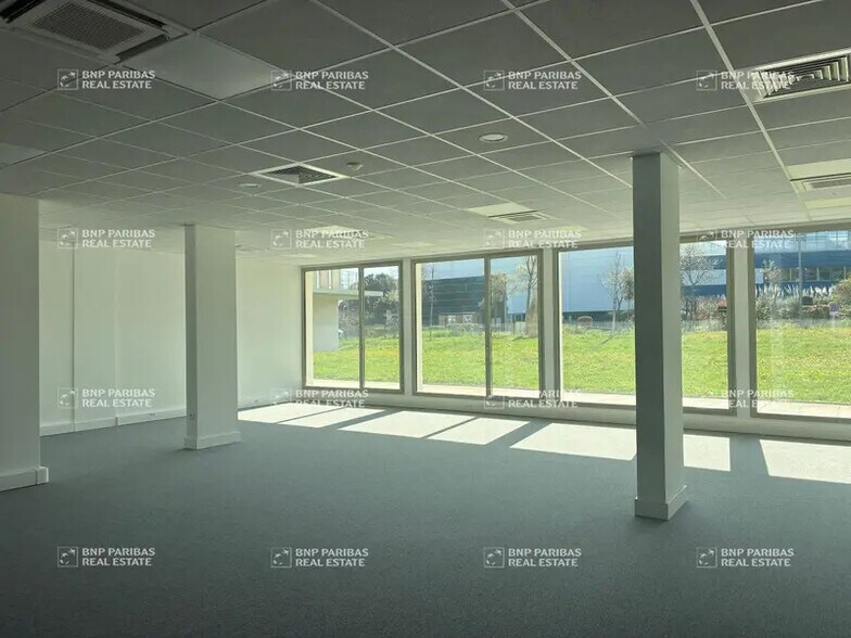 Office in Aix-en-Provence for lease - Interior Photo - Image 2 of 33