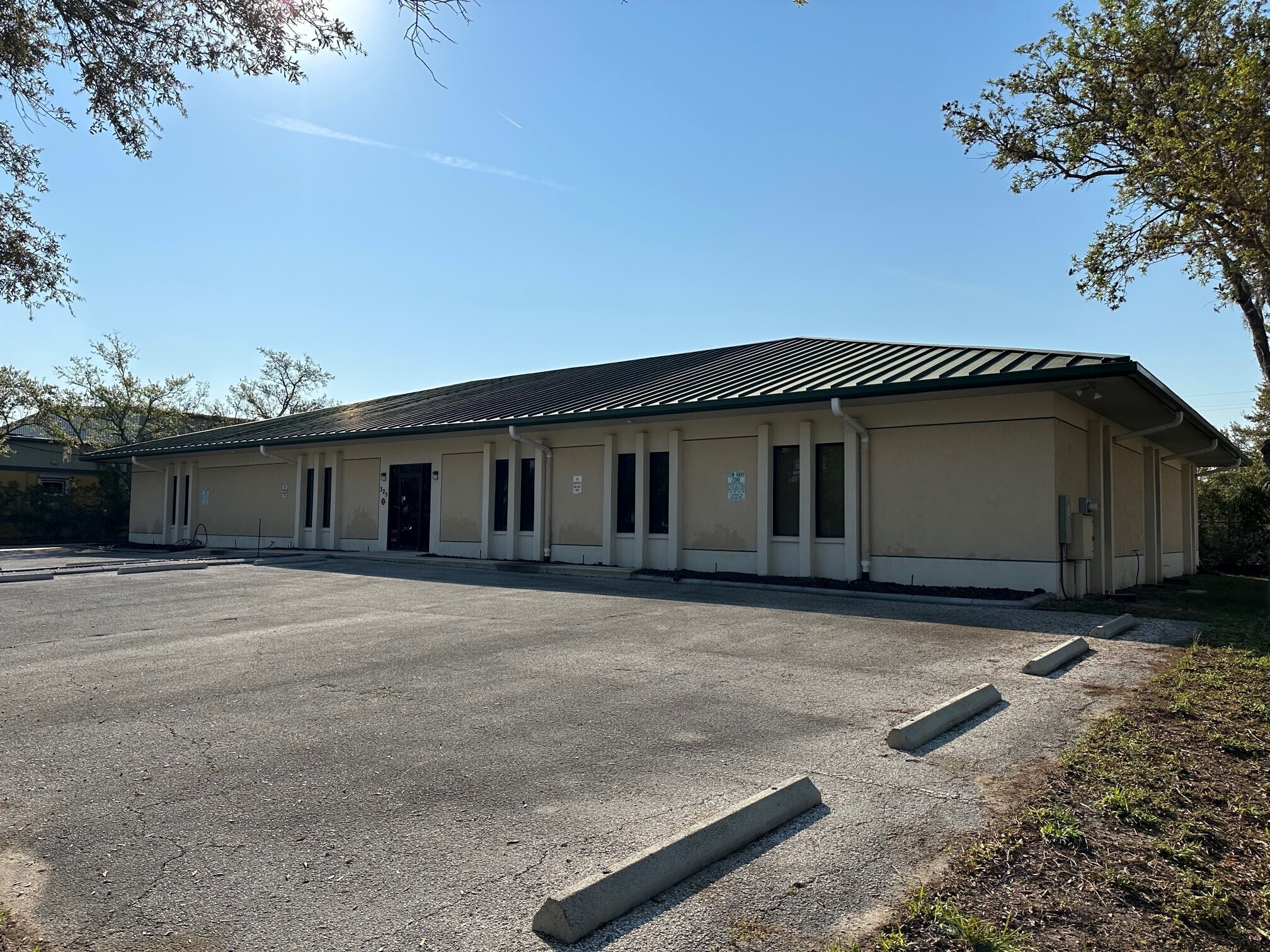 325 Scarlett Blvd, Oldsmar, FL à vendre Photo du bâtiment- Image 1 de 25