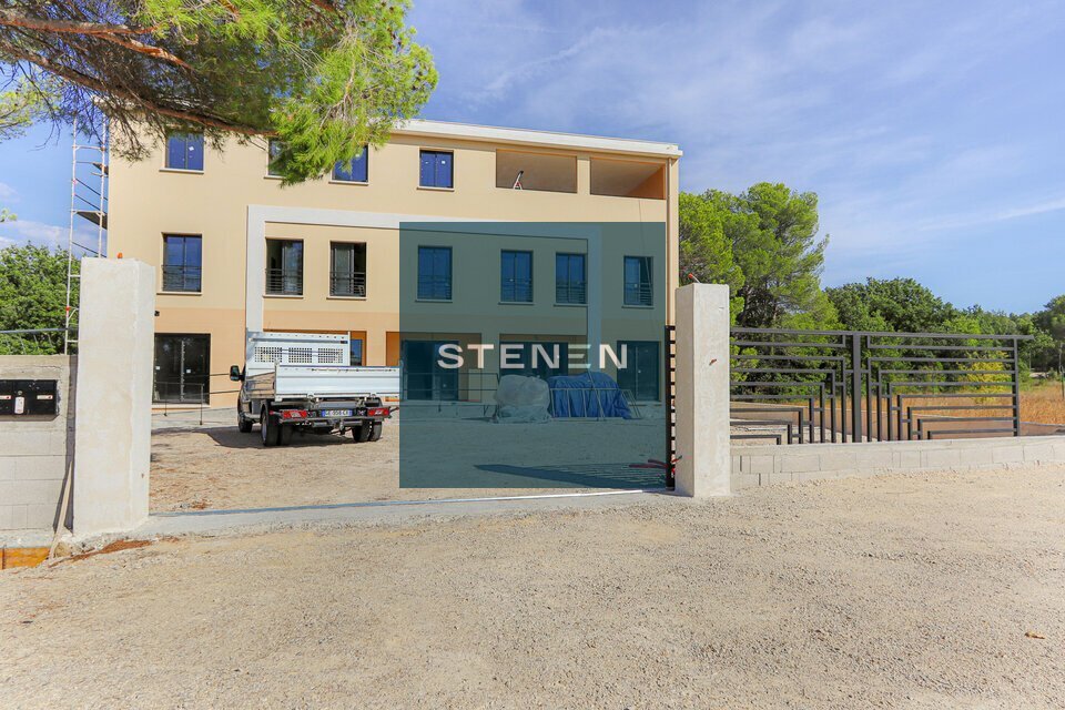 Office in Rousset for lease Building Photo- Image 1 of 8