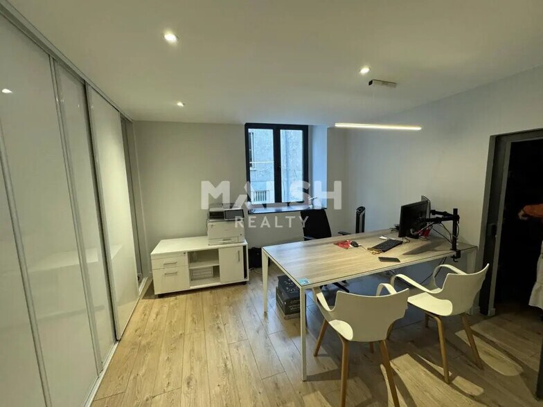 Bureau dans Montbrison à louer - Photo intérieure - Image 3 de 7