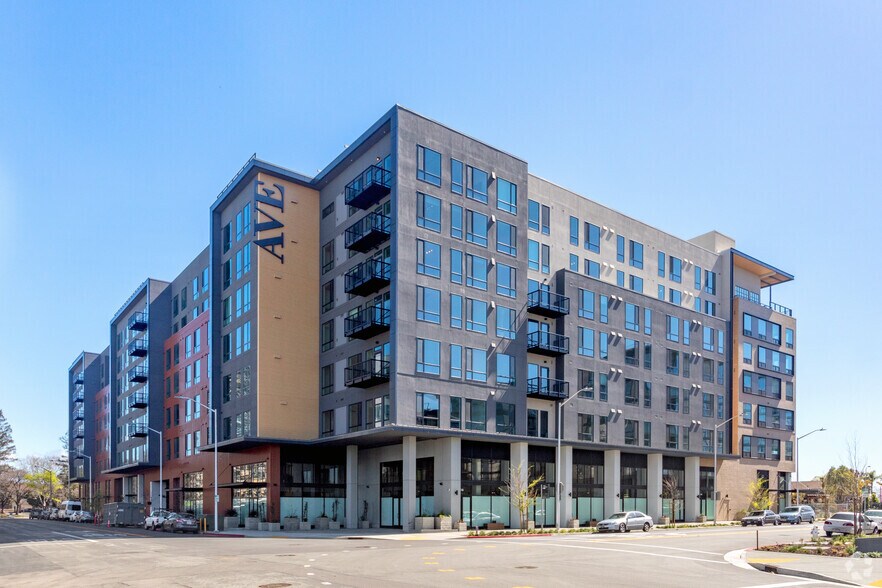 2240 Calle De Luna, Santa Clara, CA à louer - Photo du bâtiment - Image 2 de 5