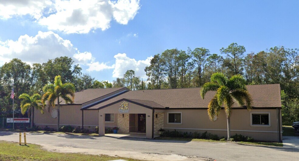 13410 Shire Ln, Fort Myers, FL à vendre - Photo du bâtiment - Image 3 de 10
