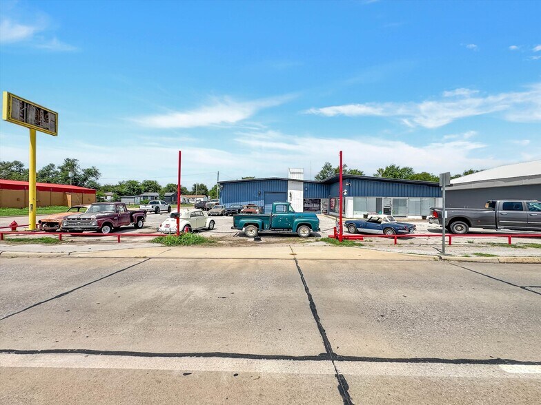 1115 SW Sheridan Rd, Lawton, OK for sale - Building Photo - Image 1 of 13