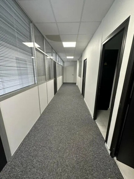 606 Rue Fourny, Buc à louer - Photo intérieure - Image 2 de 17