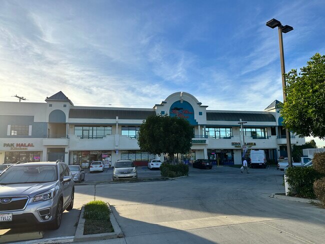 Plus de détails pour 18743 Pioneer Blvd, Artesia, CA - Bureau/Commerce de détail à louer