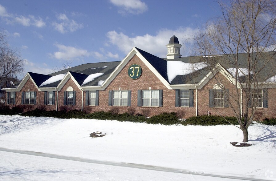 37 Mountain Blvd, Warren, NJ à louer - Photo du bâtiment - Image 3 de 5