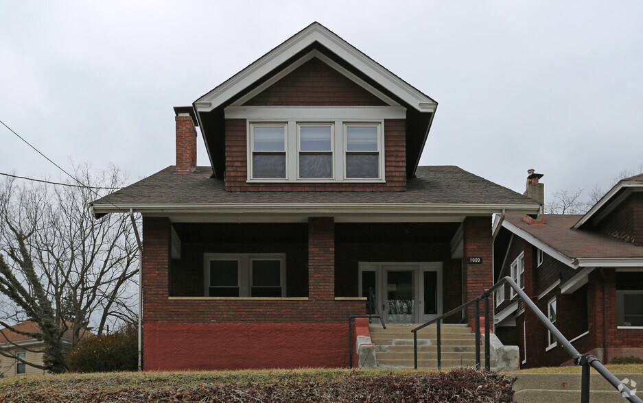 1009 Delta Ave, Cincinnati, OH à vendre - Photo du bâtiment - Image 2 de 2