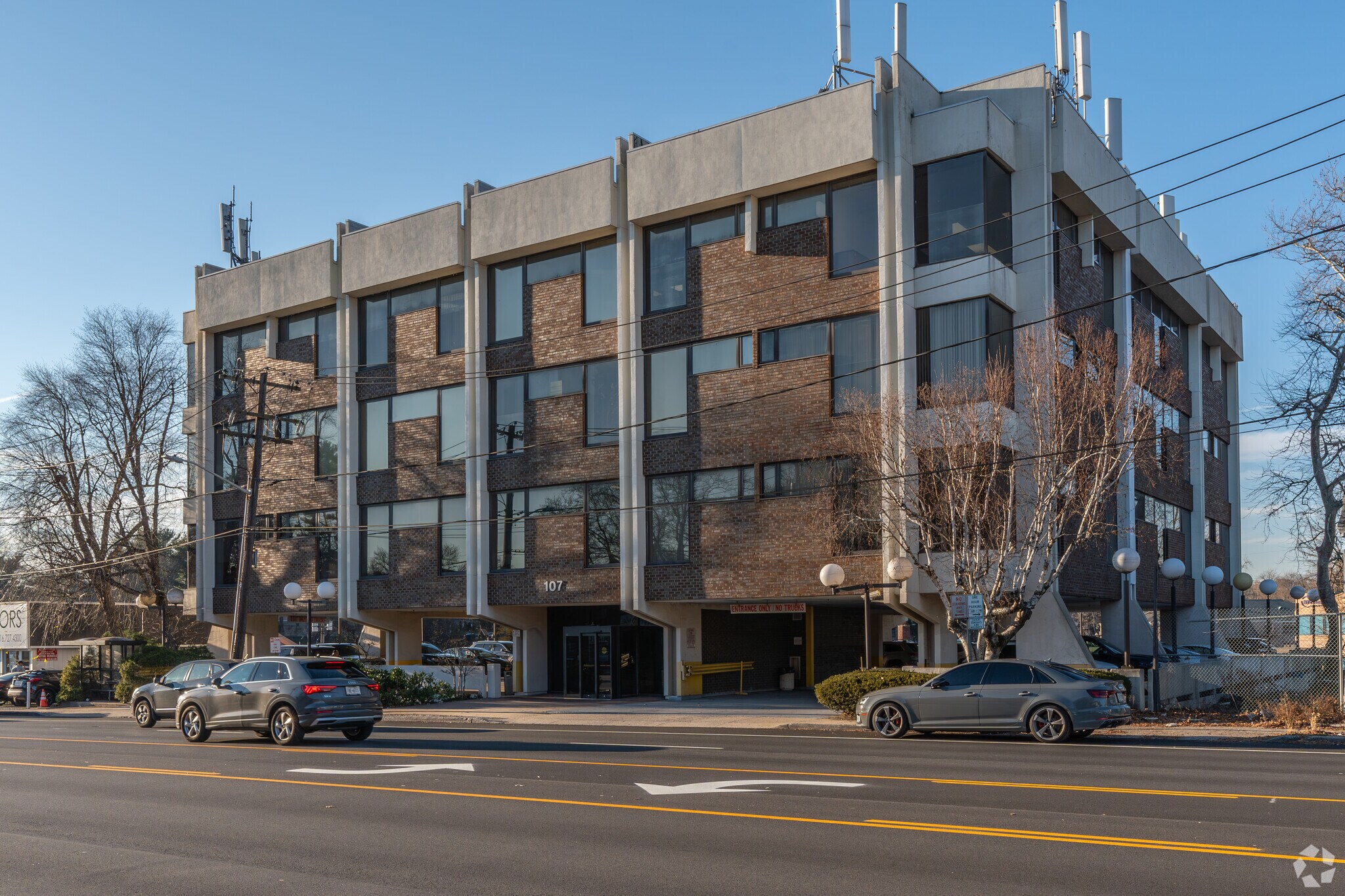 107 Northern Blvd, Great Neck, NY à louer Photo principale- Image 1 de 17