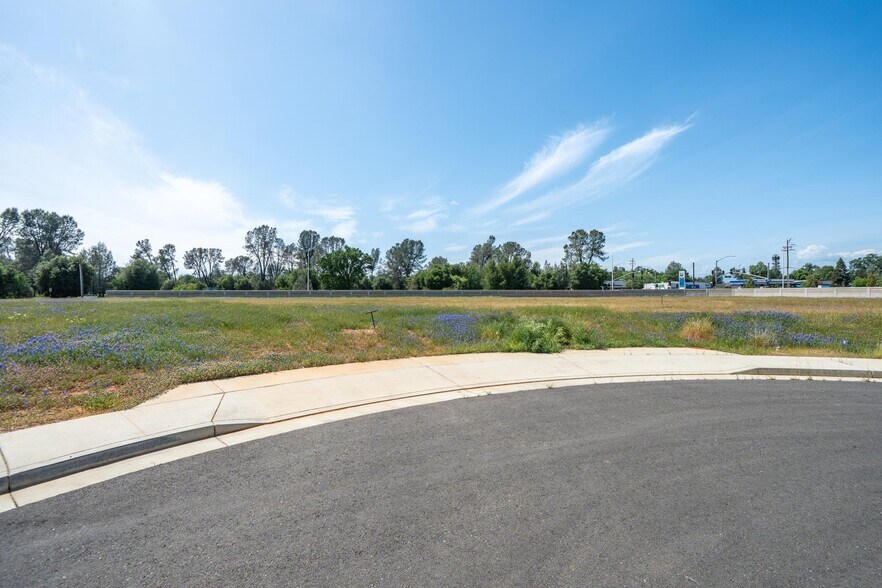 Airport Rd, Redding, CA à vendre - Photo principale - Image 1 de 4