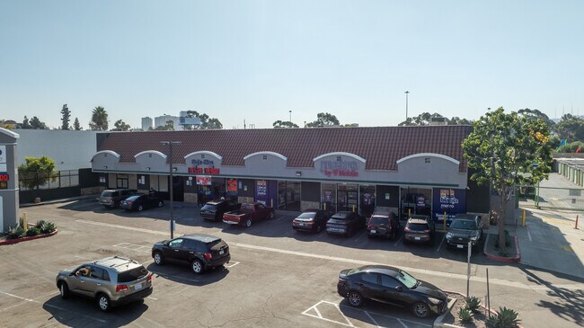 Plus de détails pour 644 E San Ysidro Blvd, San Ysidro, CA - Commerce de détail à louer