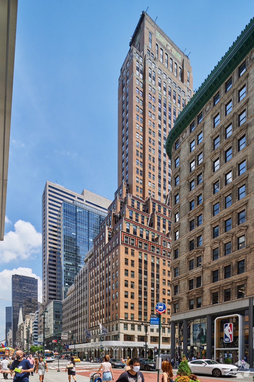 551 Fifth Ave, New York, NY for lease Building Photo- Image 1 of 9