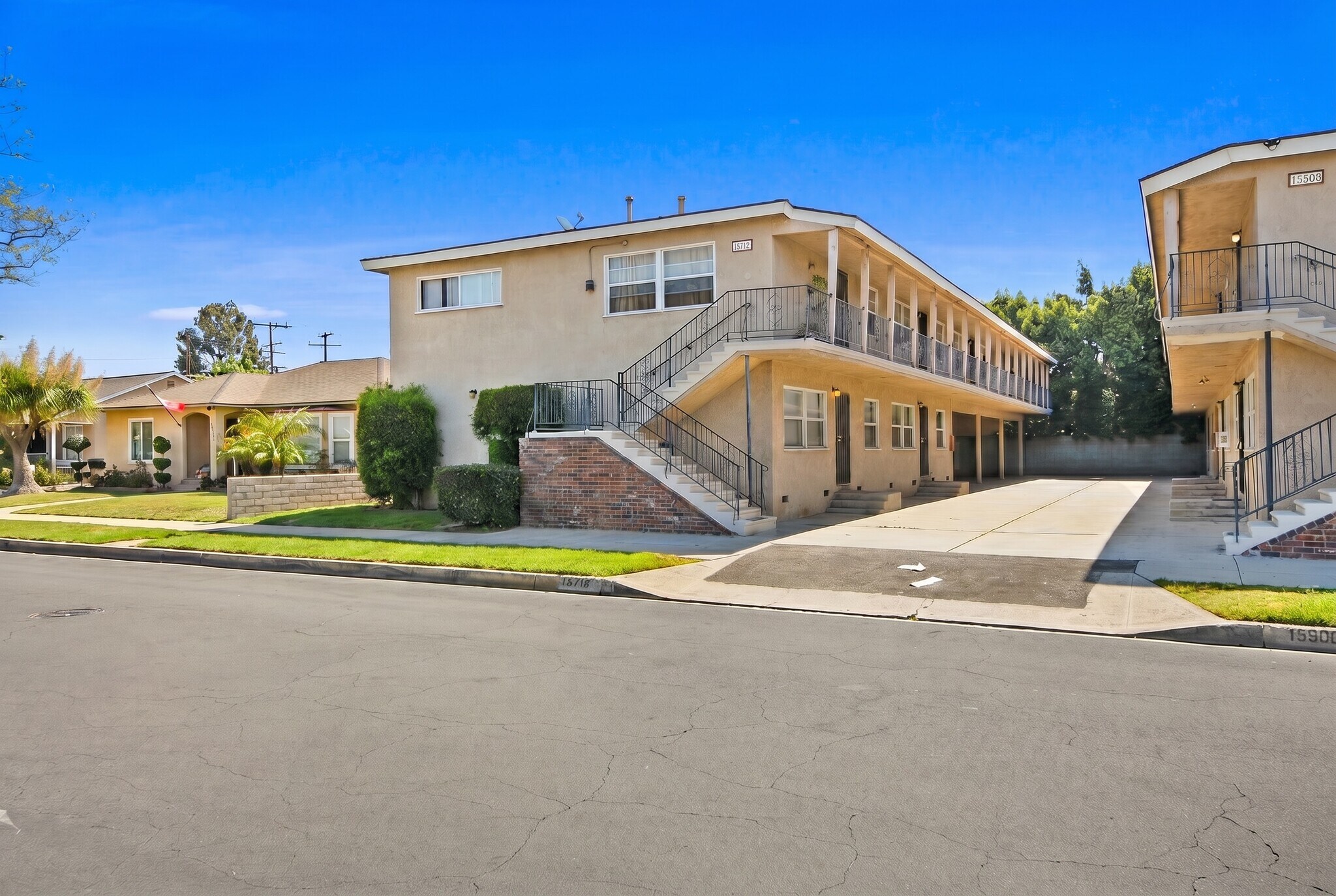 15732 Santa Ana Ave, Bellflower, CA à vendre Photo principale- Image 1 de 8
