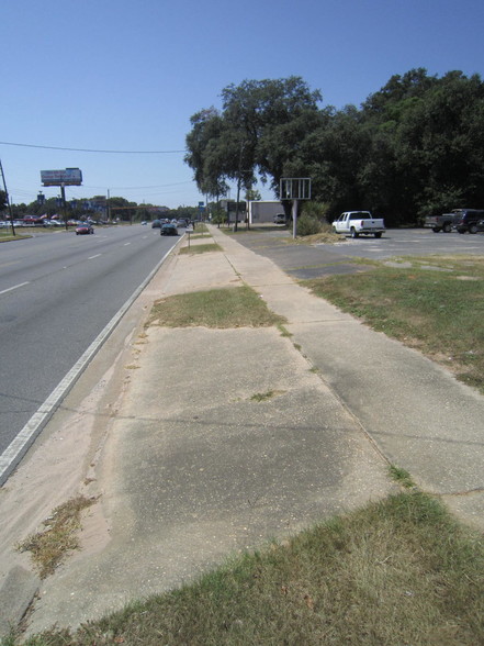 412 Beverly Pkwy, Pensacola, FL for sale - Building Photo - Image 3 of 6