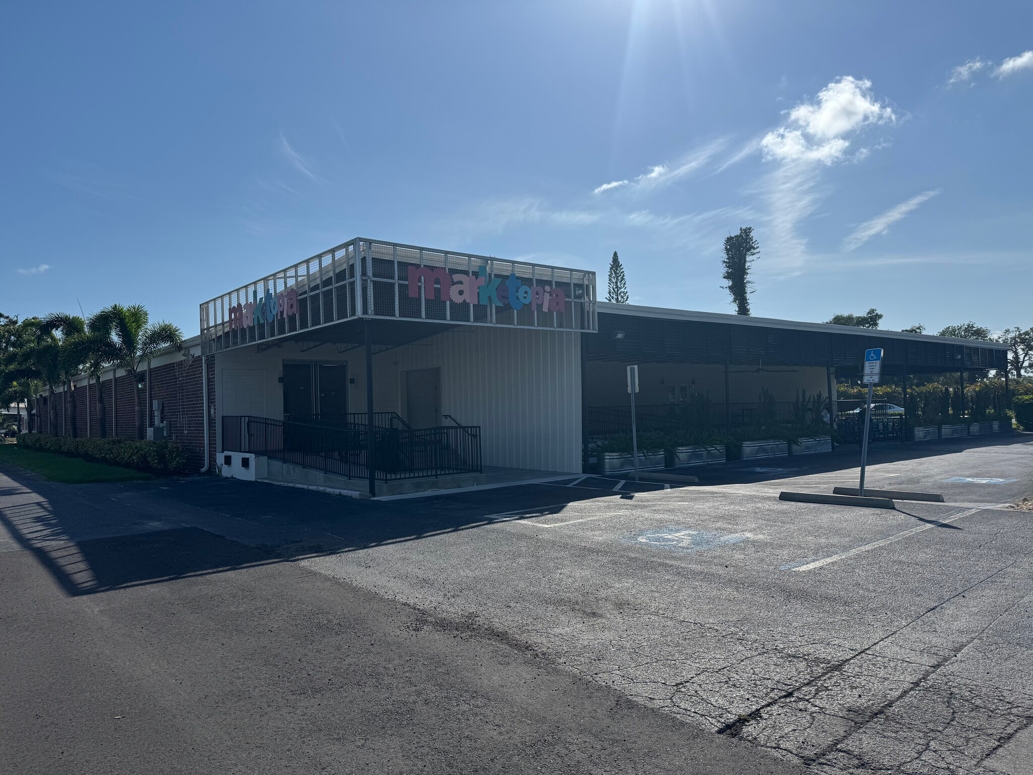 3600 N 75th Ter, Pinellas Park, FL for lease Primary Photo- Image 1 of 55