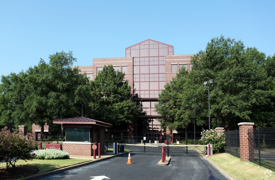 2007 Corporate Ave, Memphis, TN à louer - Photo du bâtiment - Image 3 de 9