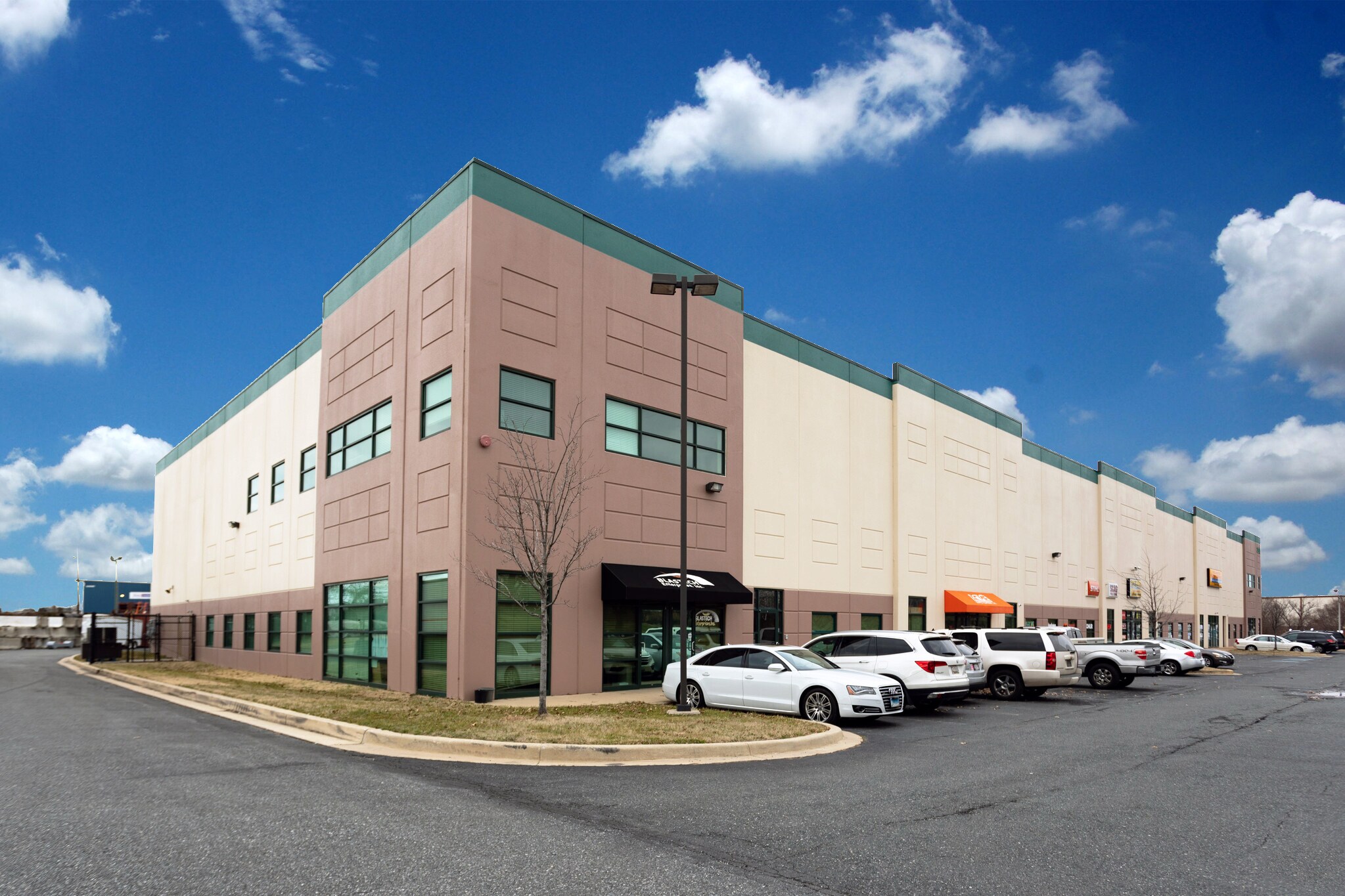 2200 Van Deman St, Baltimore, MD à louer Photo du bâtiment- Image 1 de 4