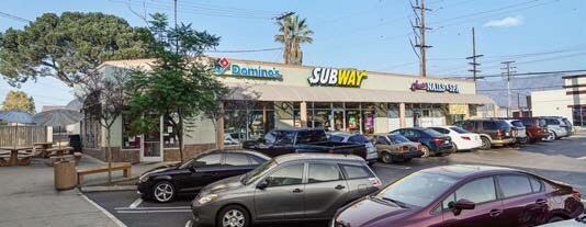 2011 N Hollywood Way, Burbank, CA à louer - Photo principale - Image 2 de 4