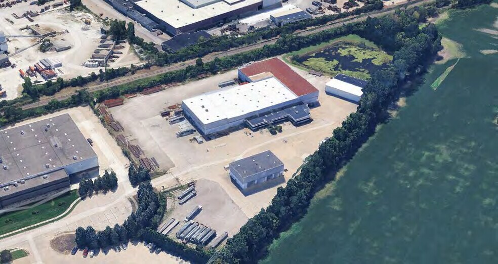 48000 Structural Dr, Chesterfield, MI à vendre - Photo du bâtiment - Image 1 de 5