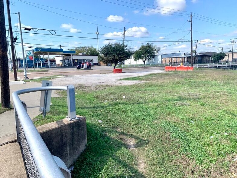 4402 Airline Dr, Houston, TX à vendre - Photo du bâtiment - Image 2 de 5