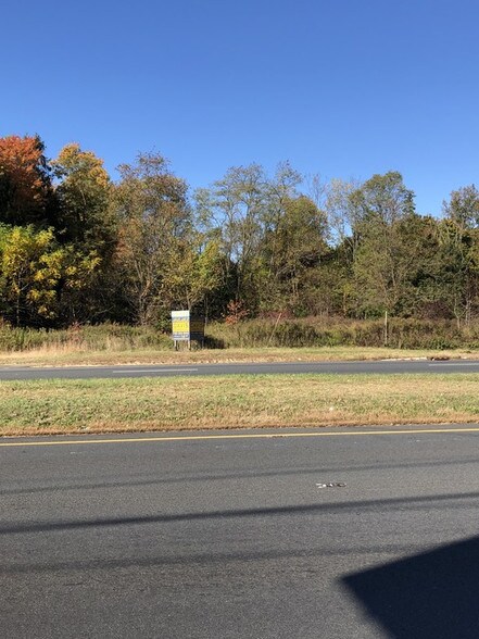 2063-2065 US Route 130, Monmouth Junction, NJ à vendre - Photo du bâtiment - Image 3 de 4