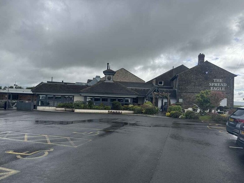 Mellor Ln, Blackburn à vendre - Photo du bâtiment - Image 2 de 12