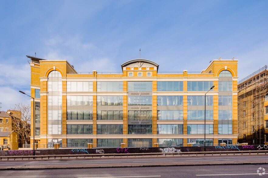 Avonmore Rd, Londres à louer - Photo du bâtiment - Image 2 de 14