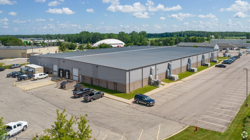 5858 Enterprise Dr, Lansing, MI à vendre - Photo du bâtiment - Image 3 de 3