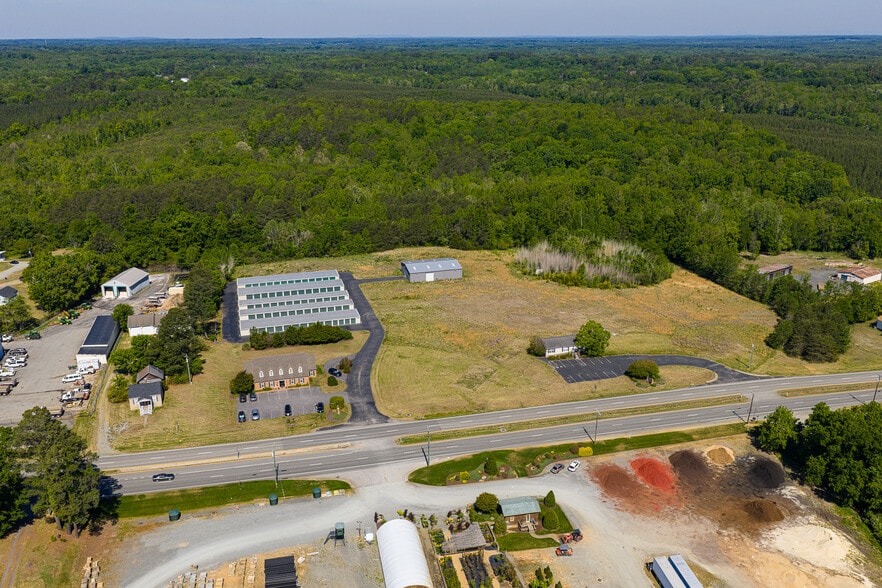 5235 Halifax Rd, Halifax, VA for sale - Primary Photo - Image 1 of 1