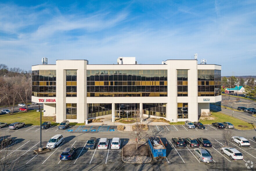 959 Route 46 E, Parsippany, NJ à louer - Photo du bâtiment - Image 3 de 10