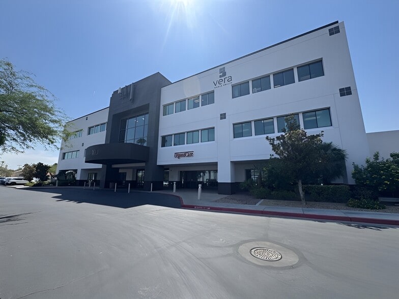 100 N Green Valley Pky, Henderson, NV for lease - Building Photo - Image 1 of 8