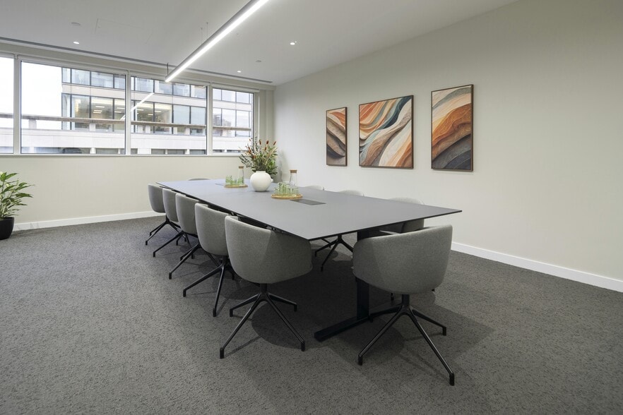 24 Chiswell St, London for lease - Building Photo - Image 2 of 19
